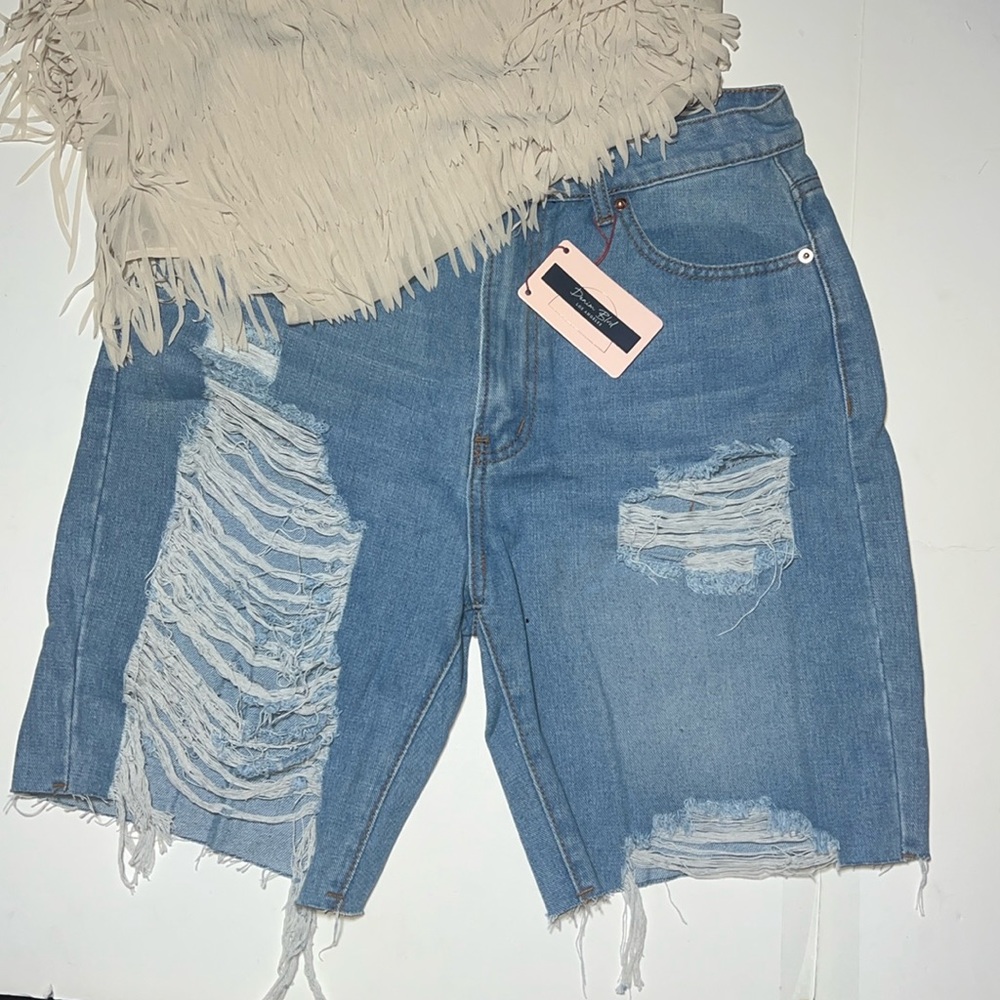 Denim Blvd Women’s New Distressed Denim Shorts L